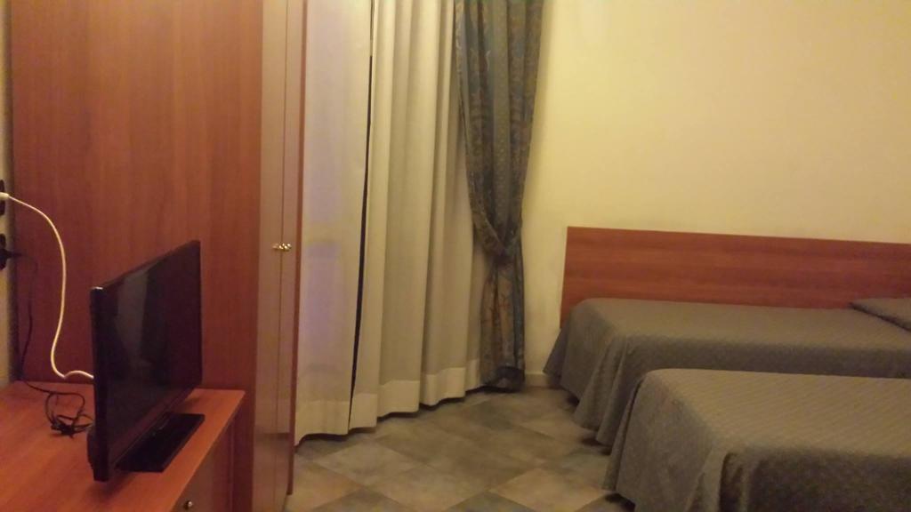 Adelphi Room & Breakfast Ferrara Kültér fotó