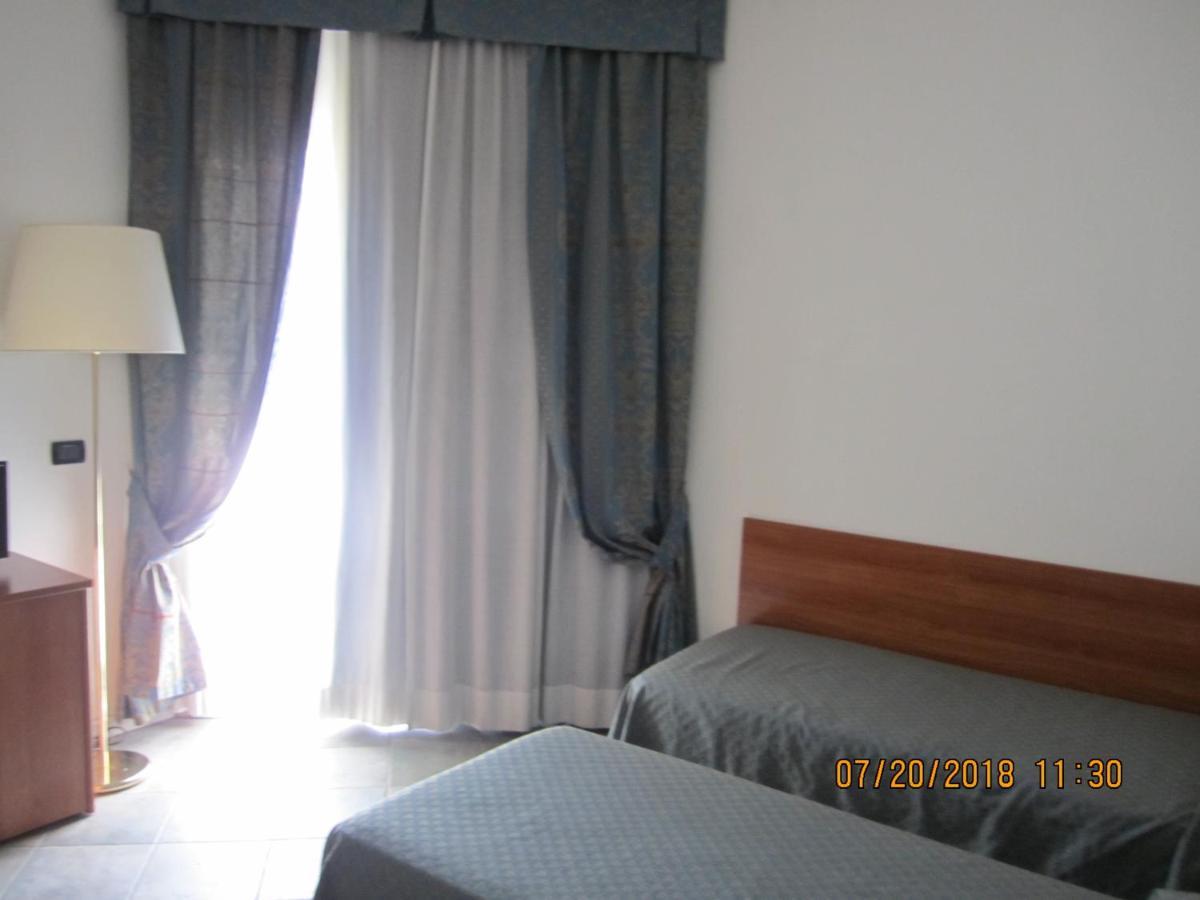 Adelphi Room & Breakfast Ferrara Kültér fotó